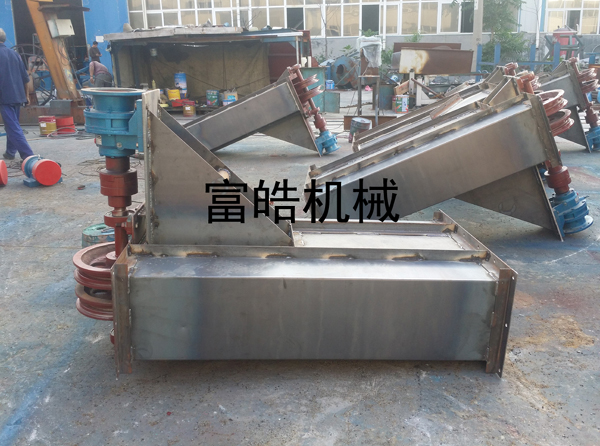環(huán)鏈提升機適用于粉狀、顆粒狀物料